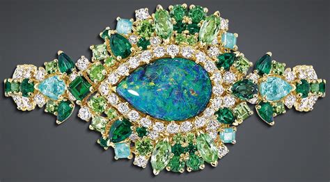 dior majestueuse opale|Haute Joaillerie : Dior fait de l'opale sa nouvelle muse.